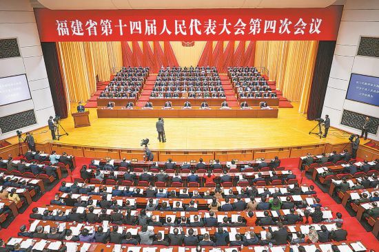 1月27日上午，福建省十四届人大四次会议在福建会堂隆重开幕。记者 王毅 摄