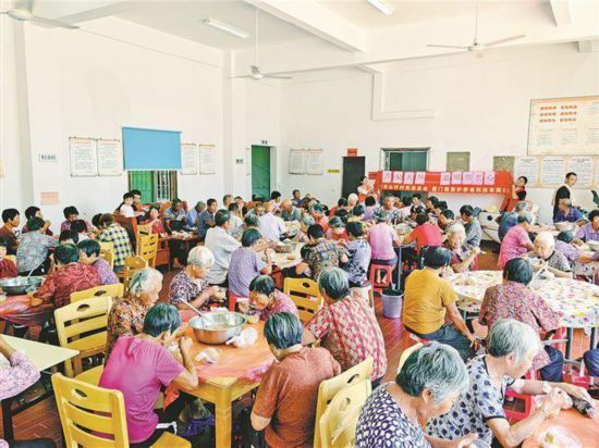 在同安，丰富多样的养老服务活动深入村居。同安区民政局供图