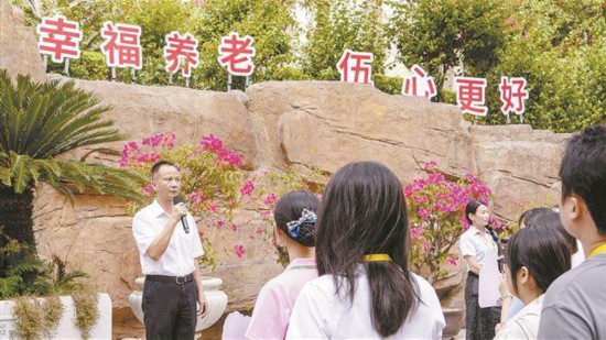 白锦焜组织全市养老服务机构进行安全培训与现场教学。